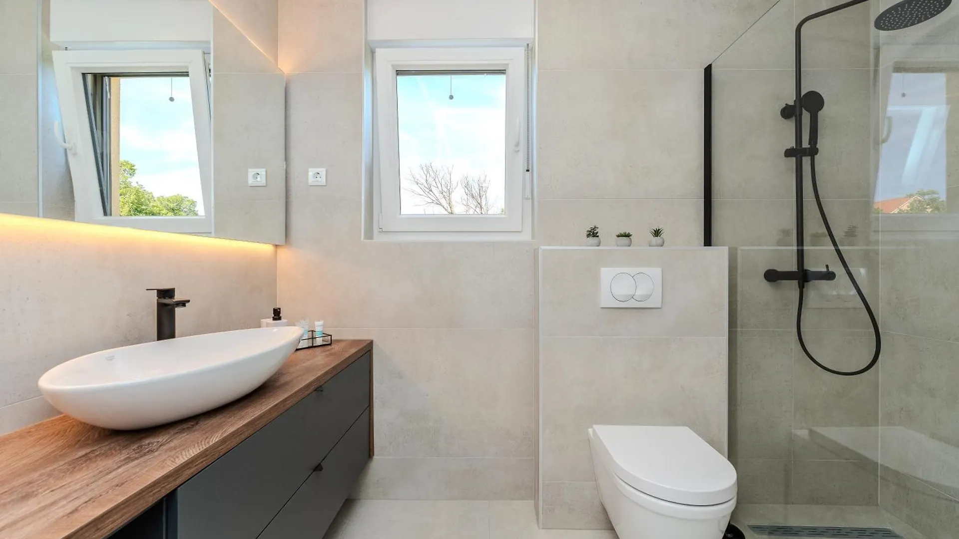 New Luxury Villa With Private Pool - By Ta Leut Agency Privlaka