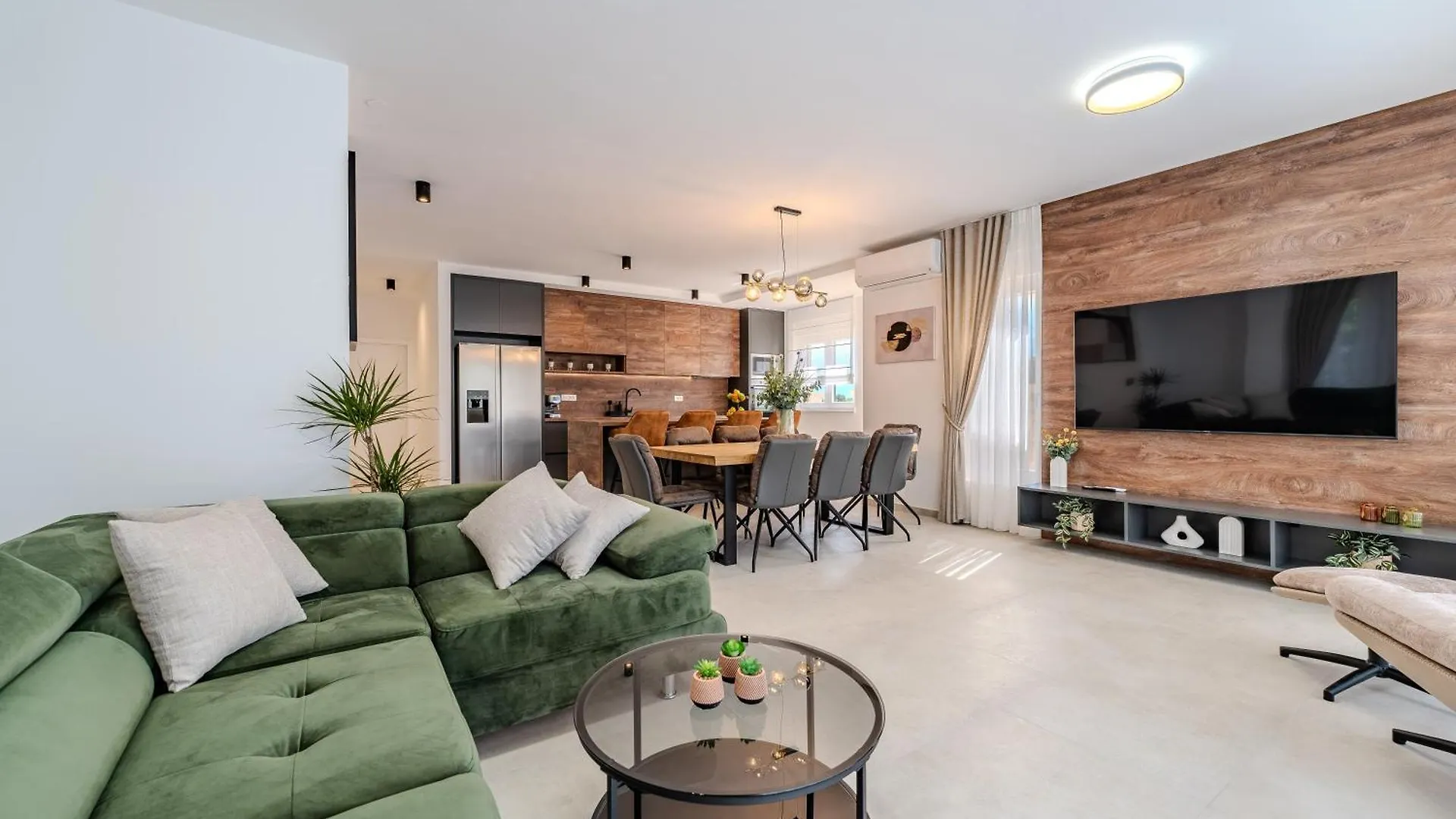 New Luxury Villa With Private Pool - By Ta Leut Agency Privlaka