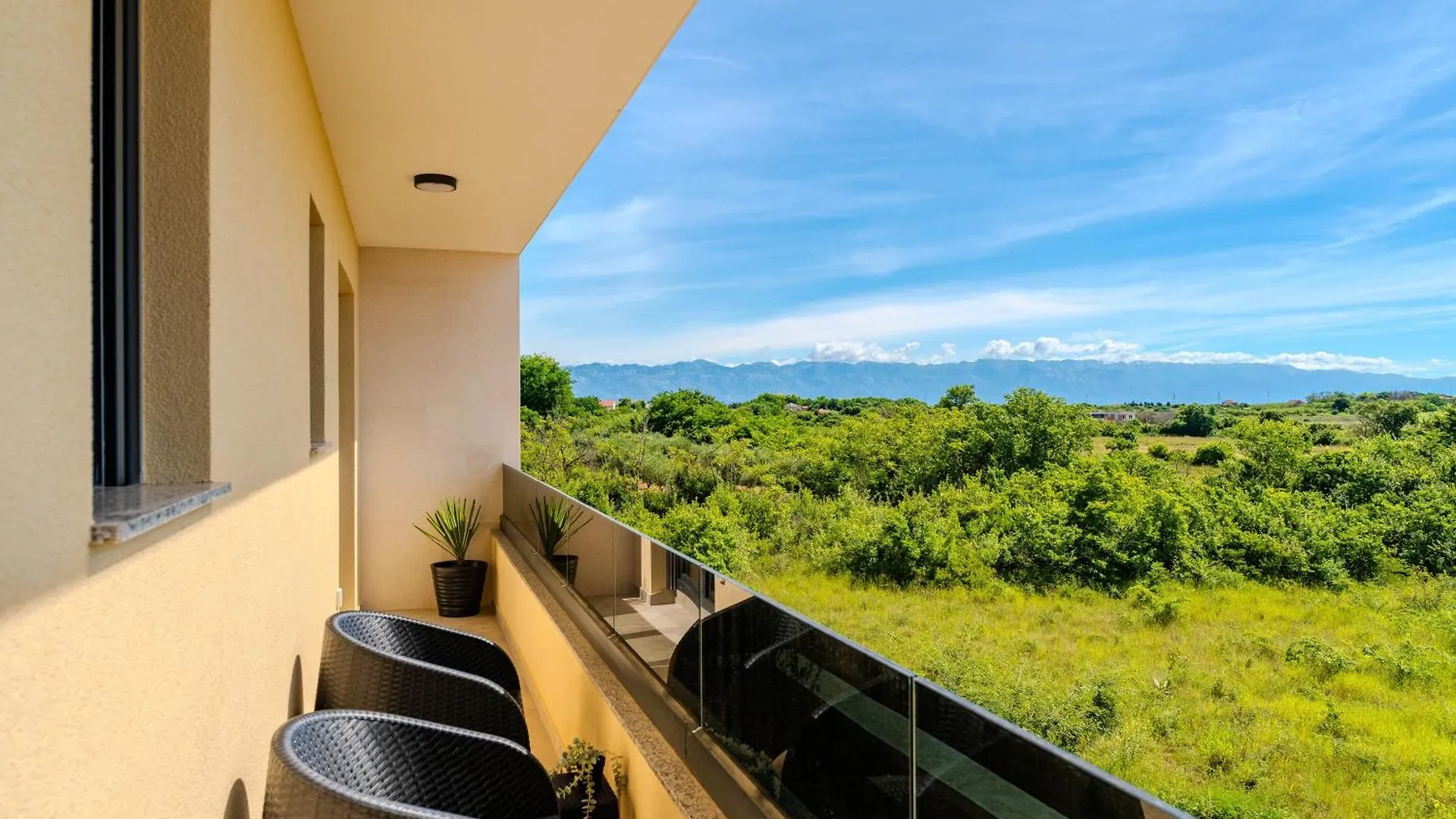 New Luxury Villa With Private Pool - By Ta Leut Agency Privlaka