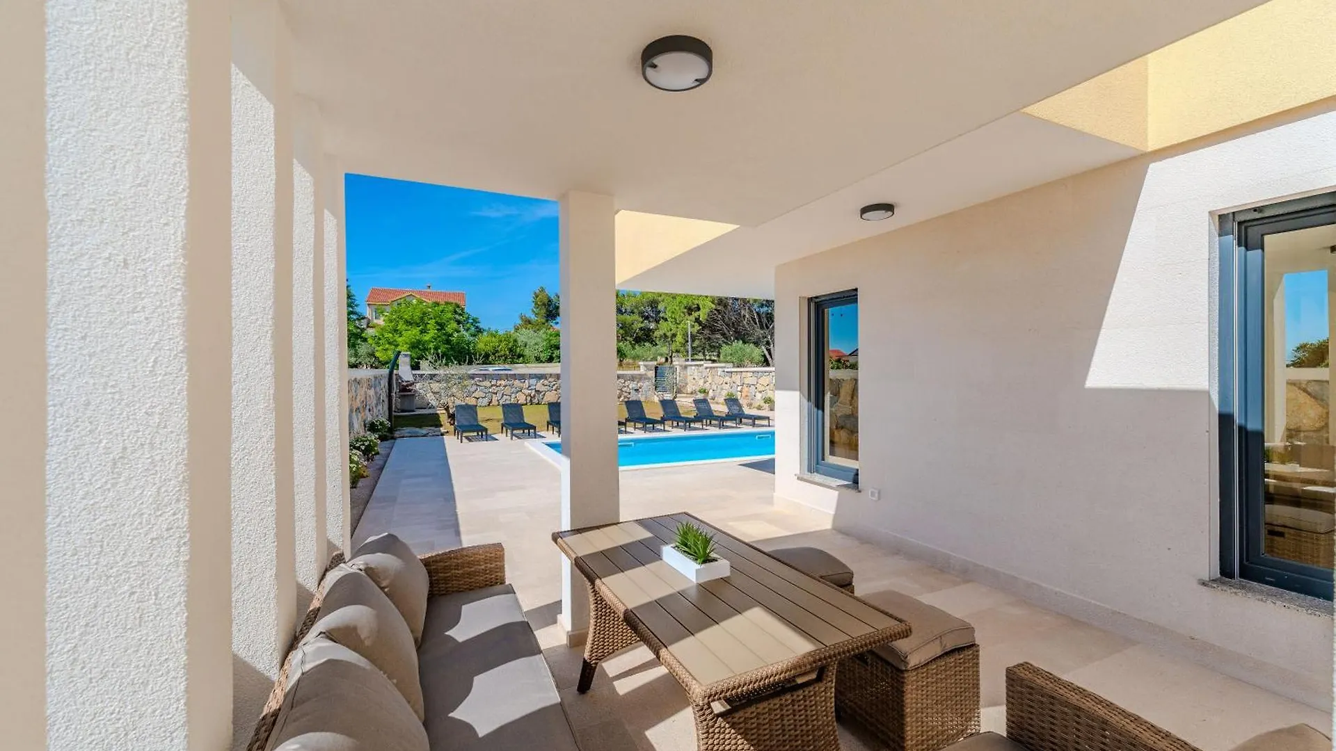 New Luxury Villa With Private Pool - By Ta Leut Agency Privlaka  Kroatië