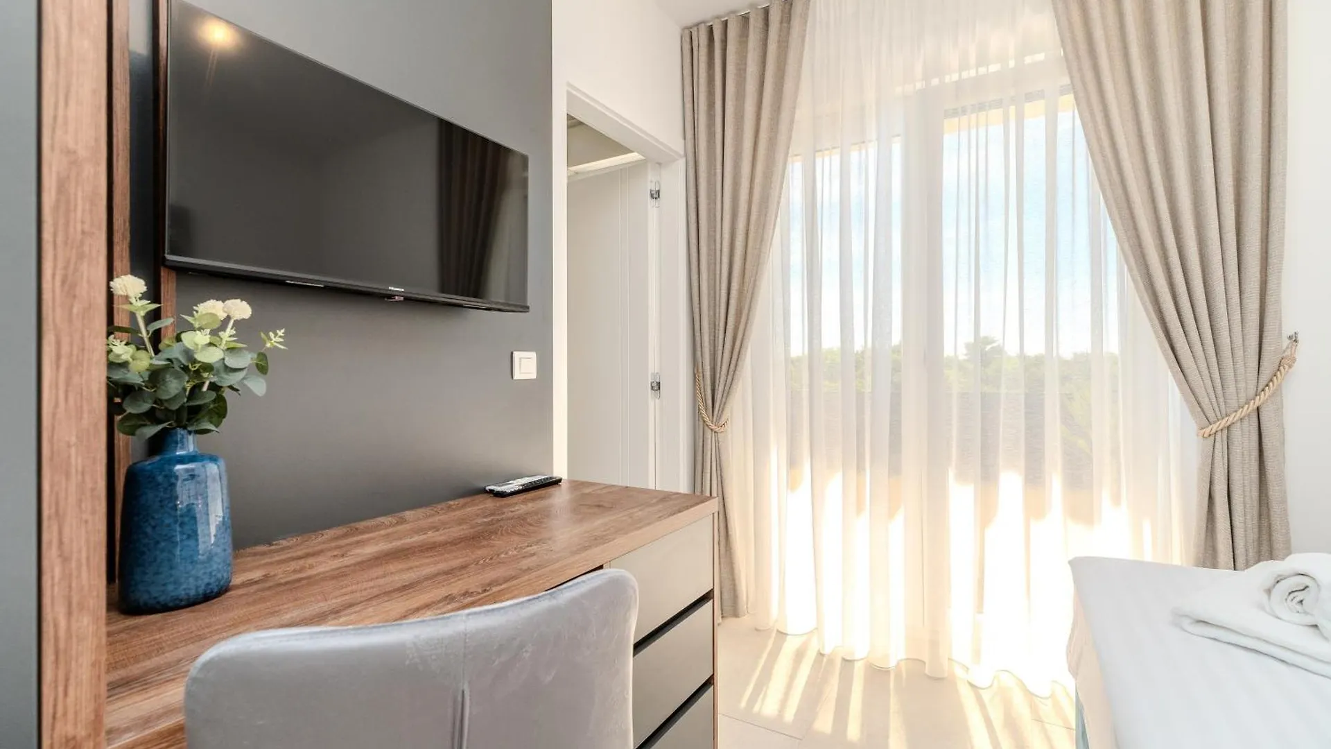 New Luxury Villa With Private Pool - By Ta Leut Agency Privlaka