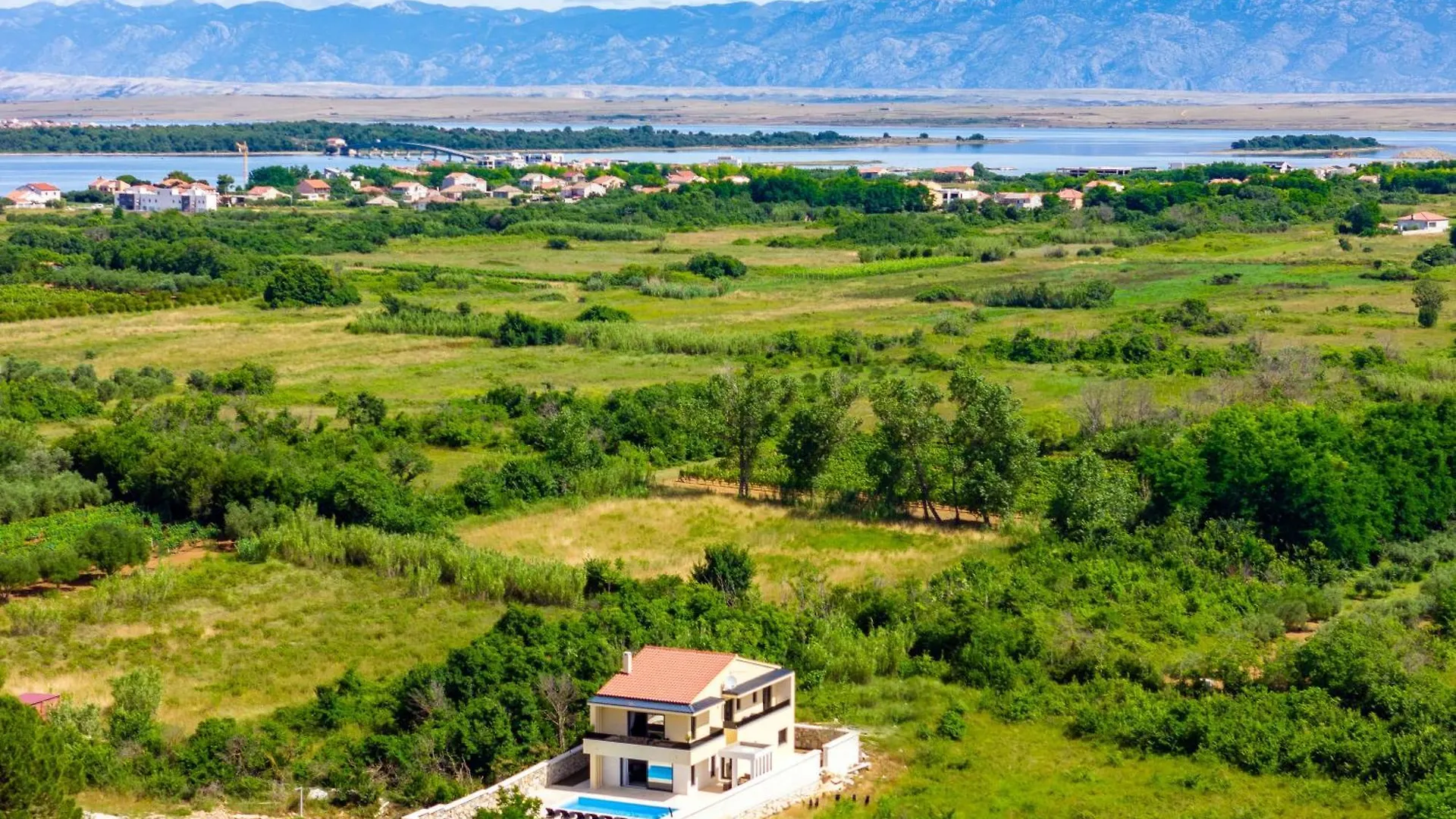 New Luxury Villa With Private Pool - By Ta Leut Agency Privlaka  0*, Privlaka (Zadar)