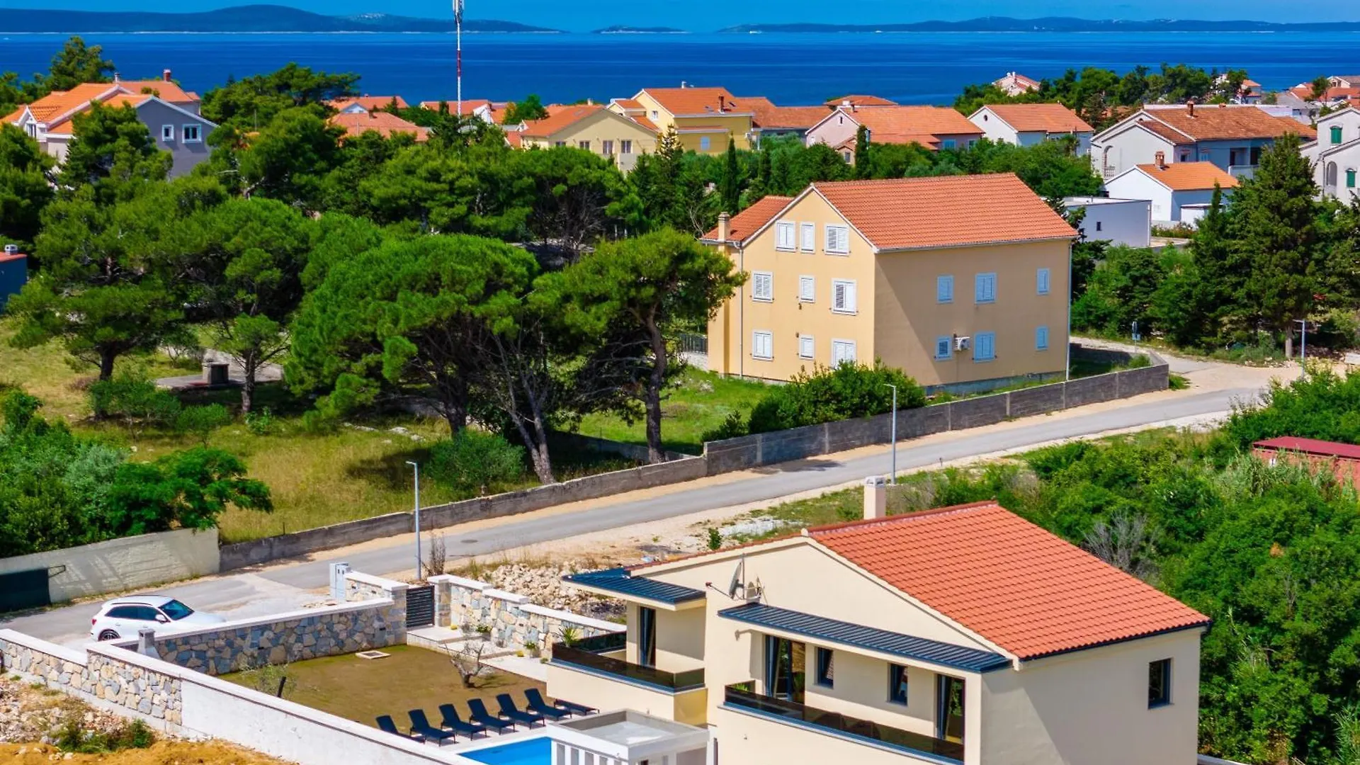 New Luxury Villa With Private Pool - By Ta Leut Agency Privlaka  Kroatië