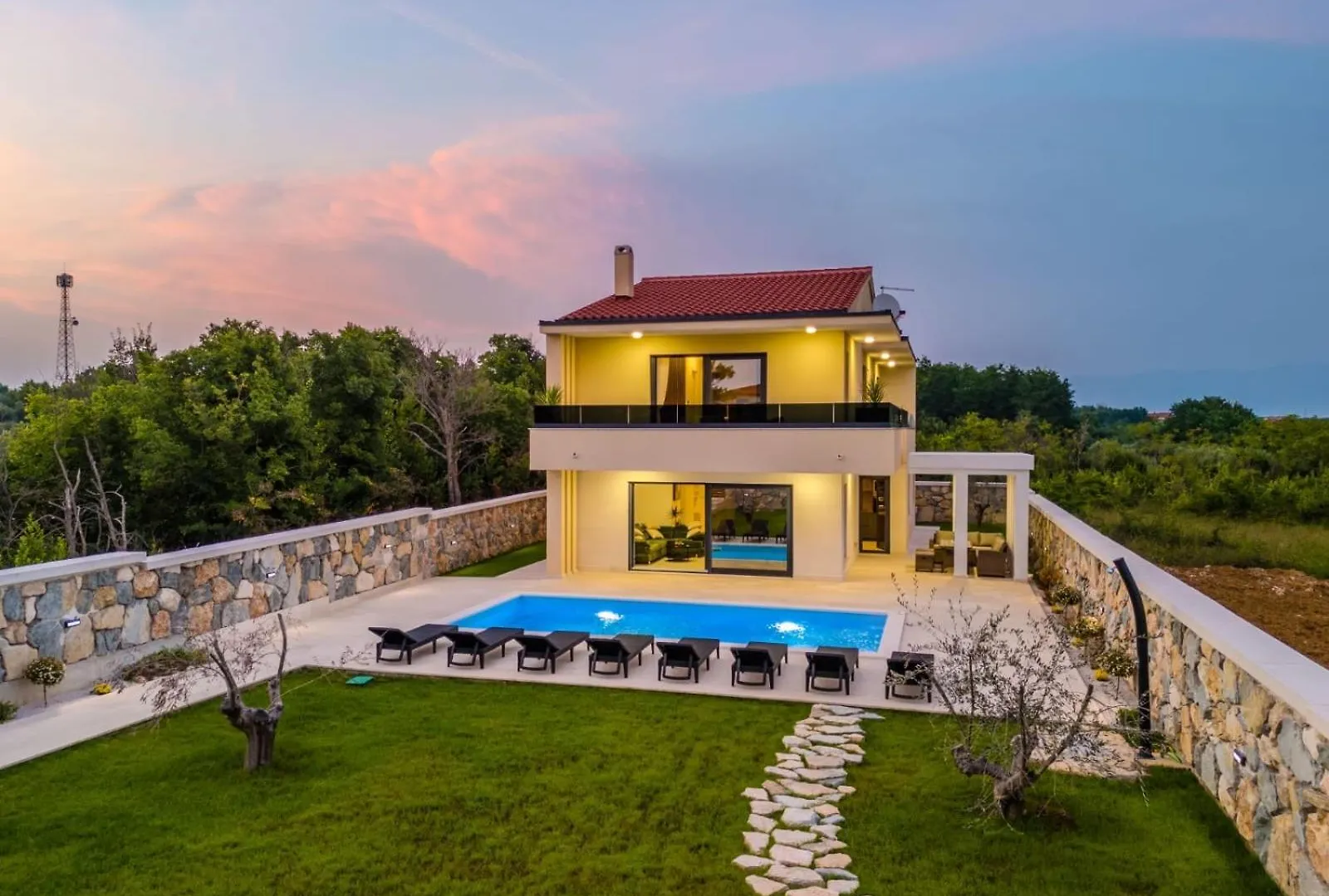 New Luxury Villa With Private Pool - By Ta Leut Agency Privlaka