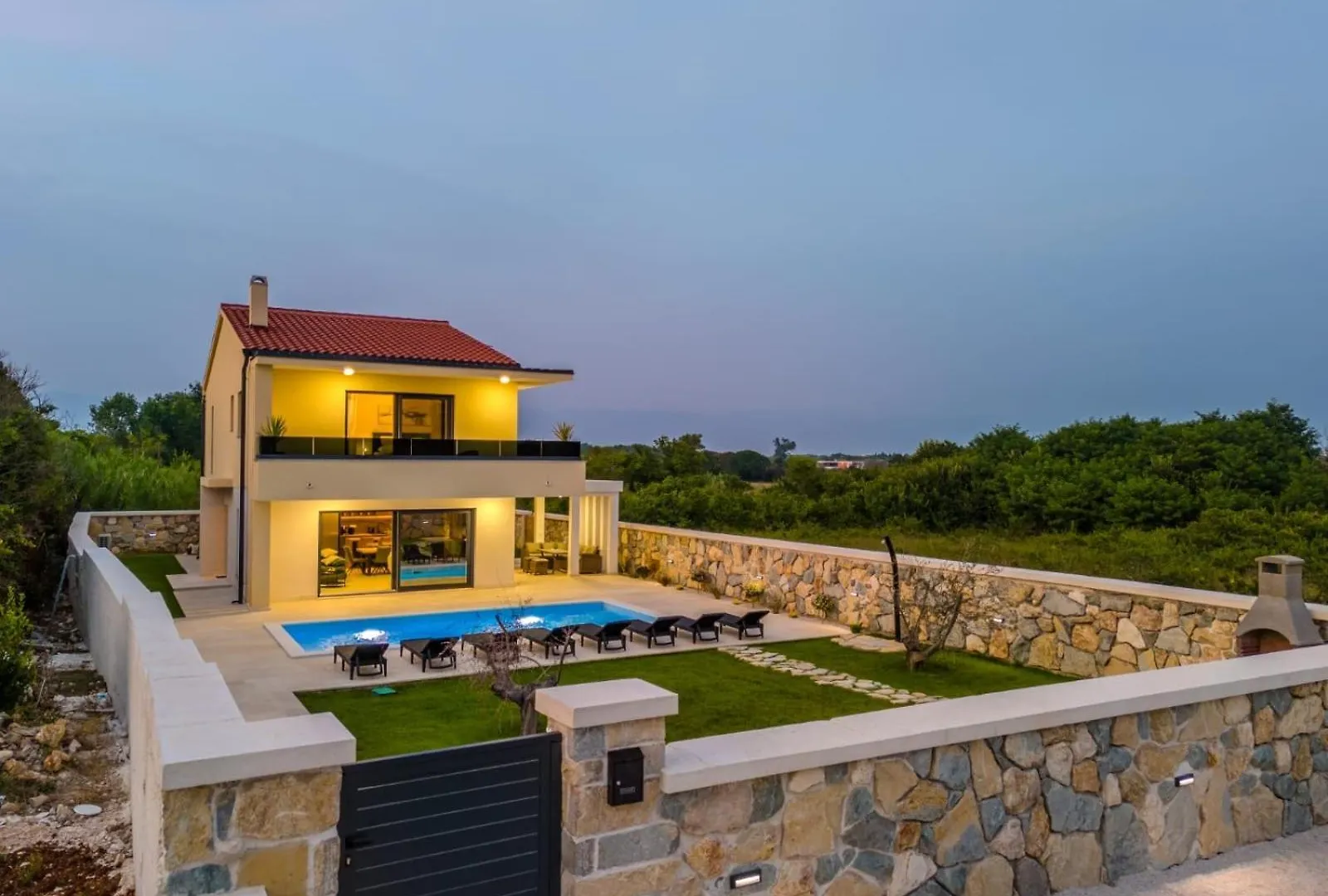 New Luxury Villa With Private Pool - By Ta Leut Agency Privlaka